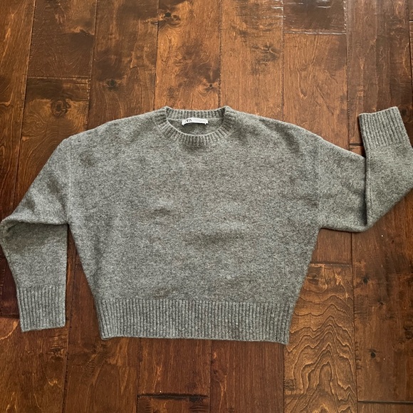 Zara Gray Crew Neck Sweater Size XS - Picture 4 of 6